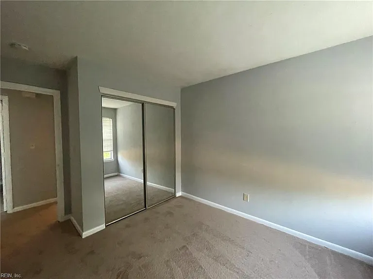 614 Waters Dr — Photo 15