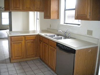 2nd image of 809 Arcadia St