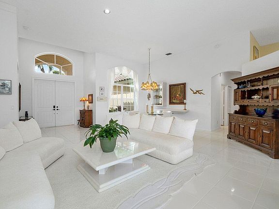 5th image of 7860 Bridlington Drive