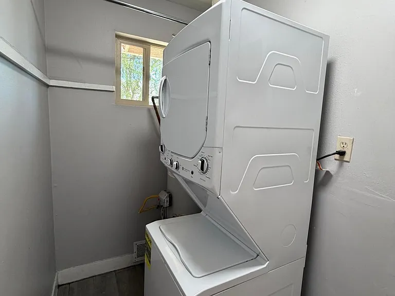 1833 E Harvard St #3 — Photo 9