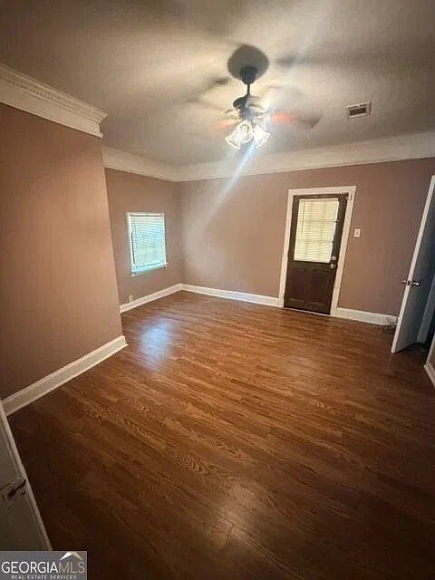 3 bed, 2.0 bath, 1080 sqft, $1,000 — Photo 2