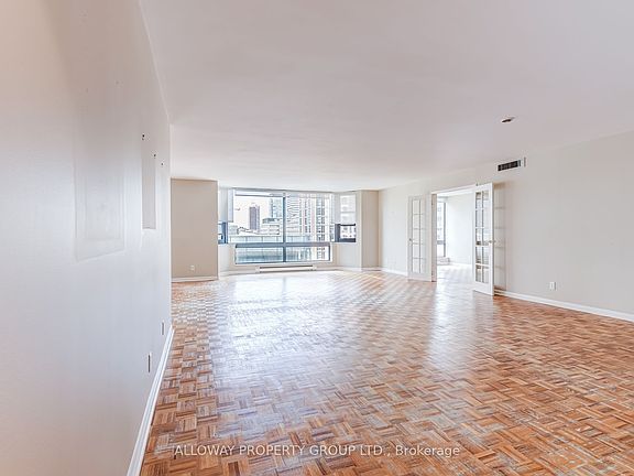 5th image of 1166 Bay St #1305