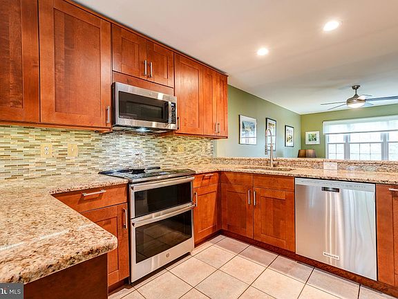 5th image of 8303 Marketree Cir
