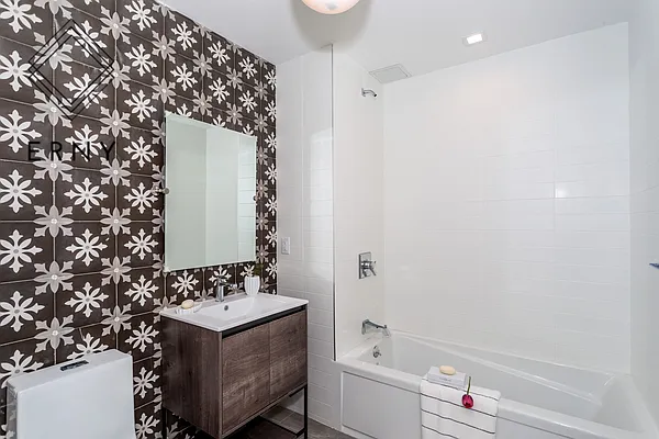 Rented by Pinn Realty | media 35