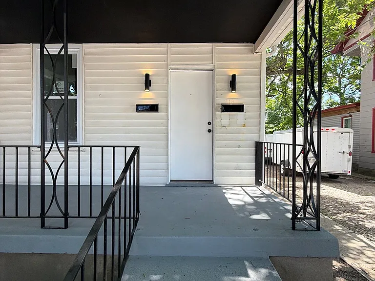 218 S B St #1 — Photo 1