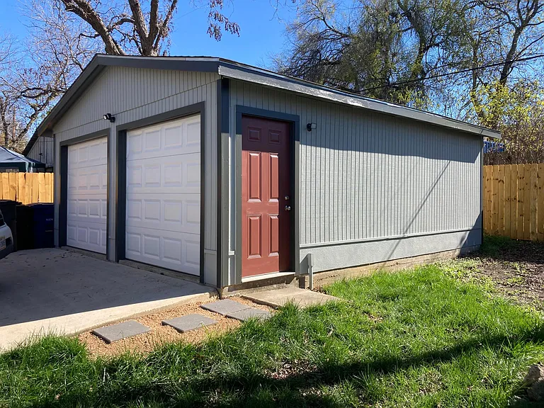 1510 Schley Ave — Photo 3