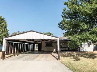 105 Benton St, Nocona, TX 76255