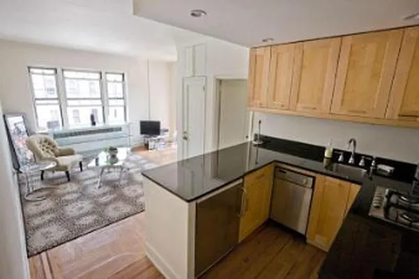 Rented by Corcoran | media 70