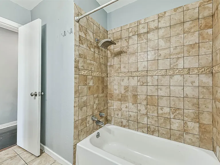 938 Vivian Ave — Photo 20