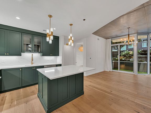 4th image of 600 12th Ave S APT 413