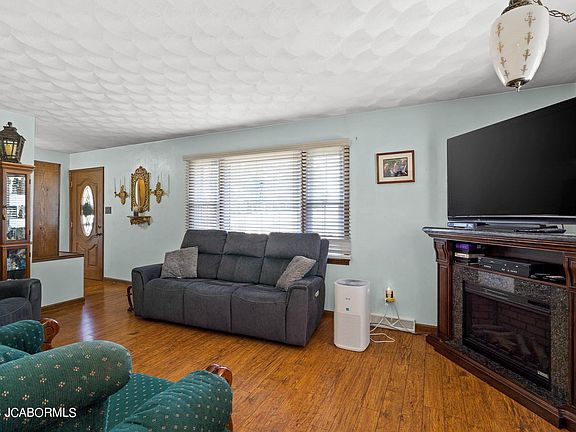 5th image of 5131 Henwick Ln