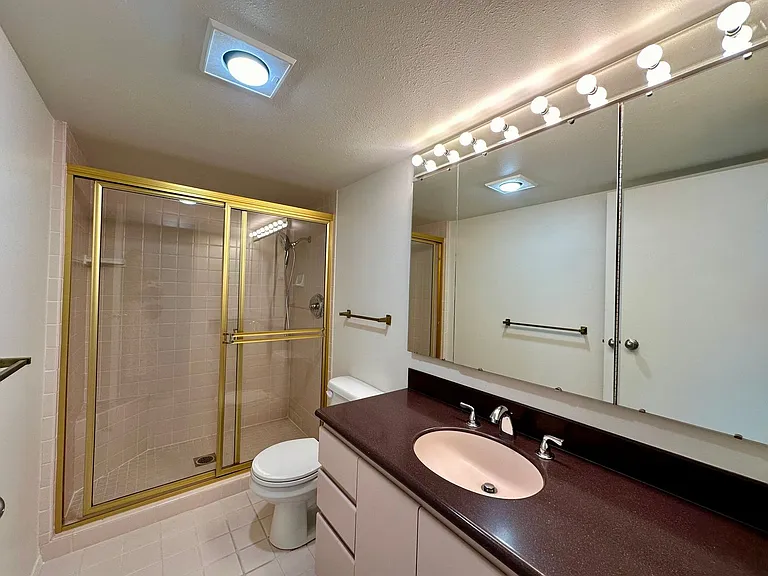 600 S State St #407 — Photo 15