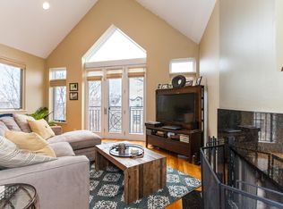 930 N Wood St #3, Chicago, IL 60622