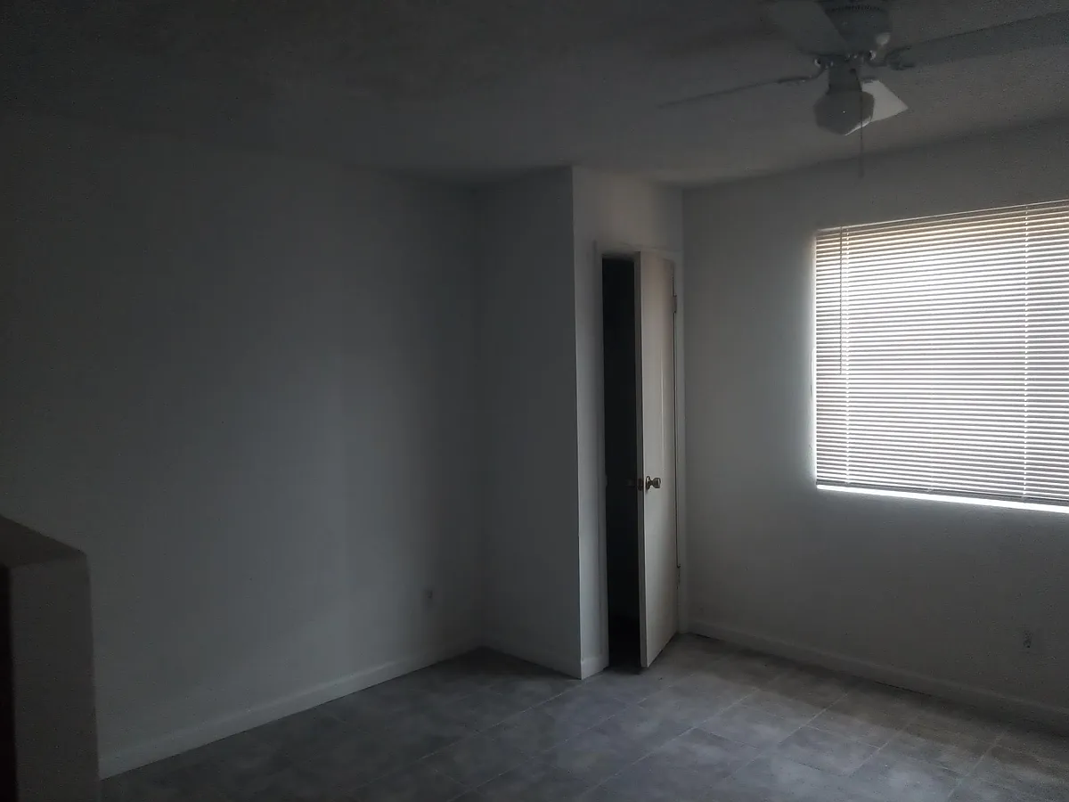 Building Photo - 451 W 20th Ave #2