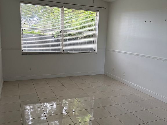 4th image of 14845 SW 50th Ct