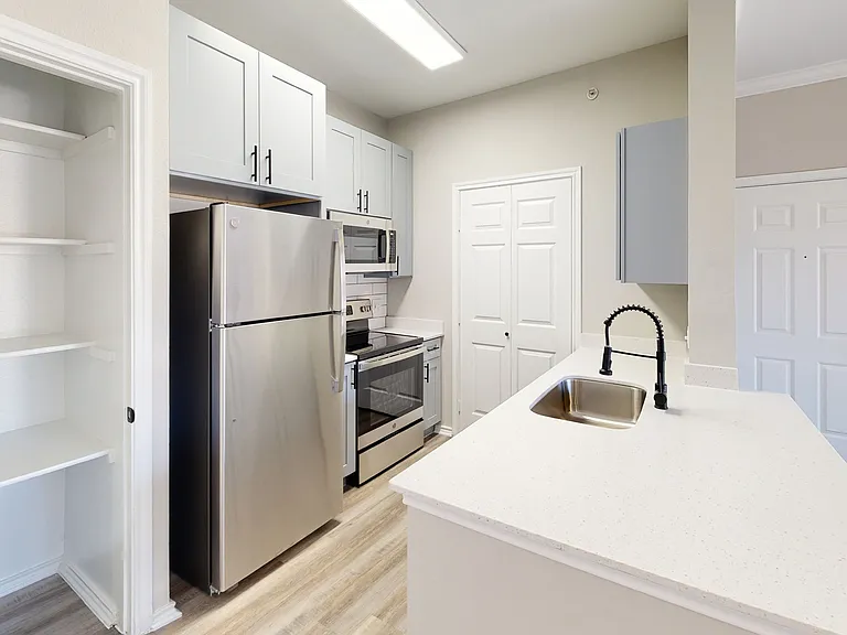 Lakeline Villas — Photo 70