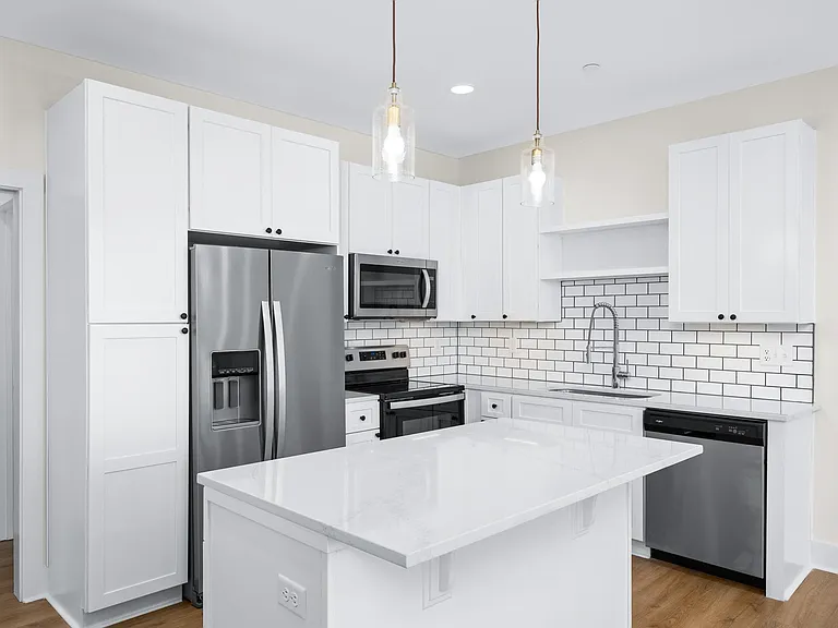 1421 Spring Pointe Ln — Photo 11