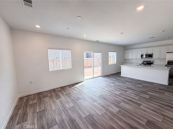 3rd image of 4472 Bellaire Ave