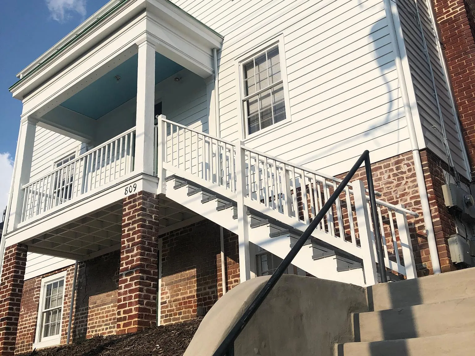 809B Mosby St — Photo 1