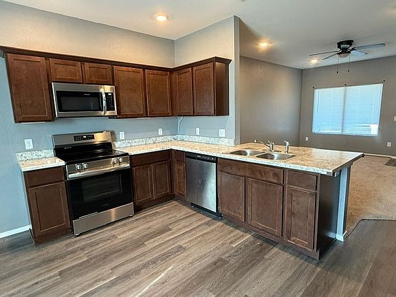 5th image of 1404 S Pampas St