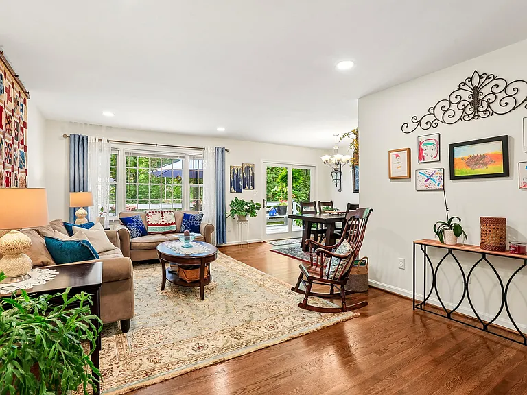 18033 Mill Creek Dr — Photo 13