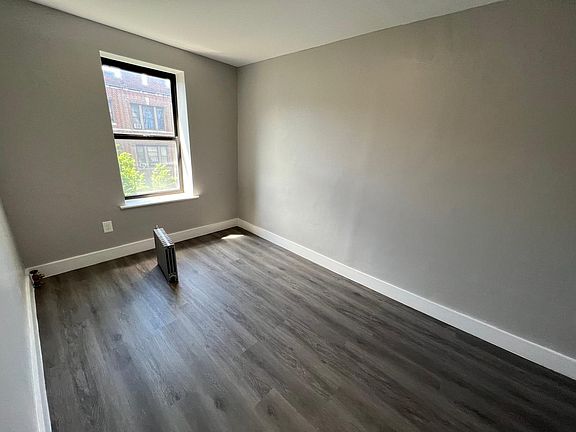 3rd image of 1214 Sheridan Ave