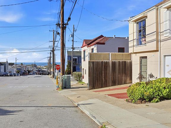 2nd image of 3838 Lawton St
