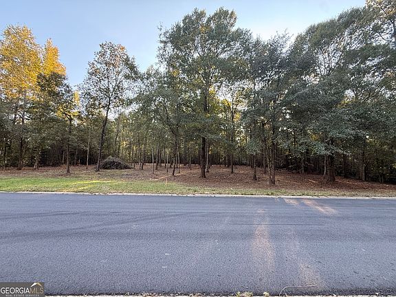 3rd image of 860 Bobby Jones Dr