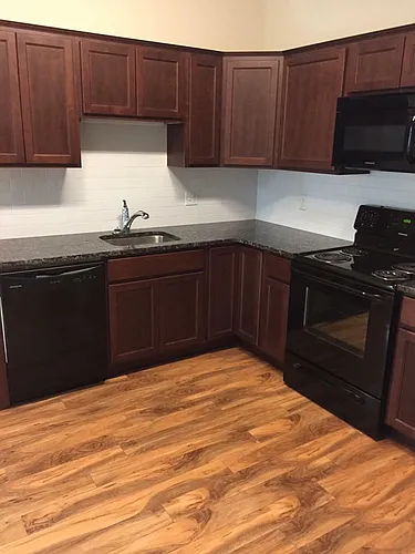 Vista Apartments Photo 1
