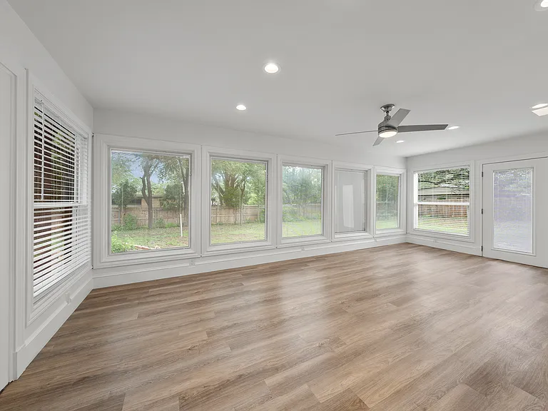 52055 Lockwood Dr — Photo 32