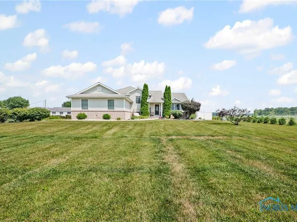 5949 N Genoa Clay Center Rd, Curtice, OH 43412