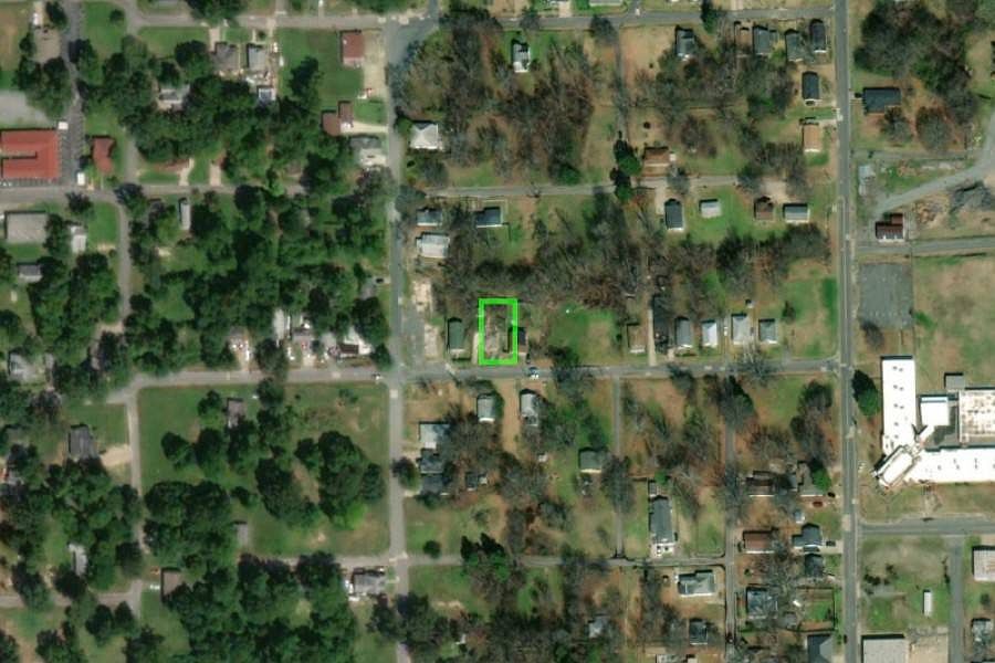 2nd image of 811 E 15th Ave