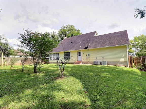4th image of 3011 Myrtle Grove Dr