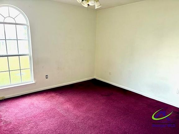 3rd image of 101 Emerald Ct