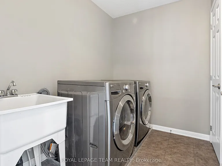 212 Huntsville Dr — Photo 19
