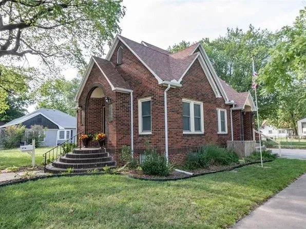 902 Church St, Neodesha, KS 66757