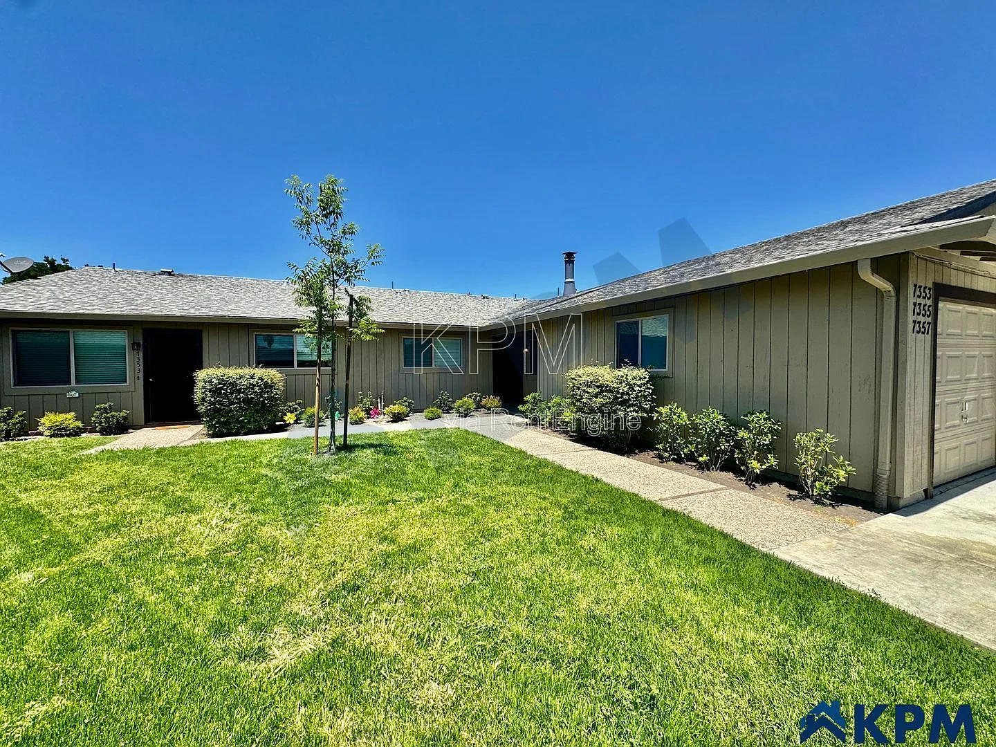 2 bed, 1.0 bath, 890 sqft, $1,600 — Photo 1