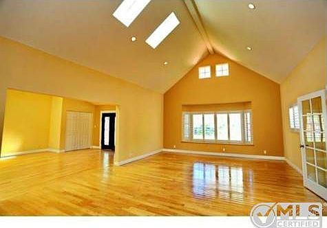 4th image of 5727 Beckford Ave