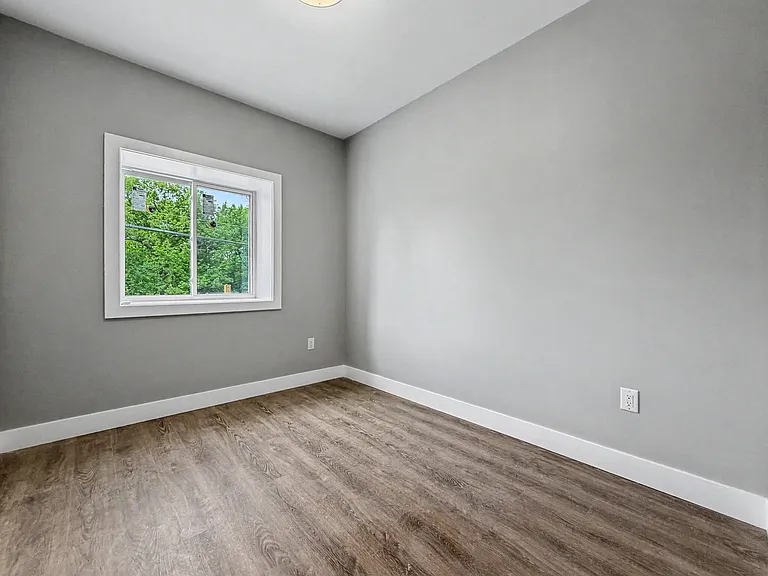 199 Pine St #8 — Photo 12