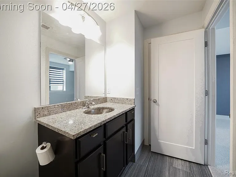 1230 Diamond Ct #E — Photo 21