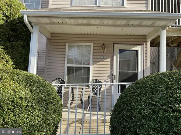 22 Faulkner Ct, Burlington, NJ 08016