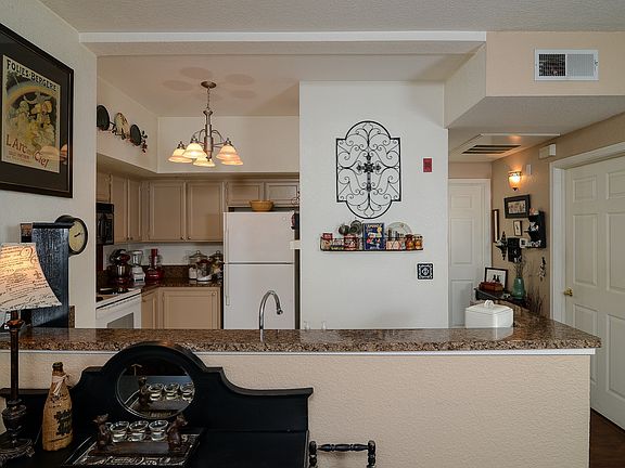5th image of 3007 Beachcomber Dr E