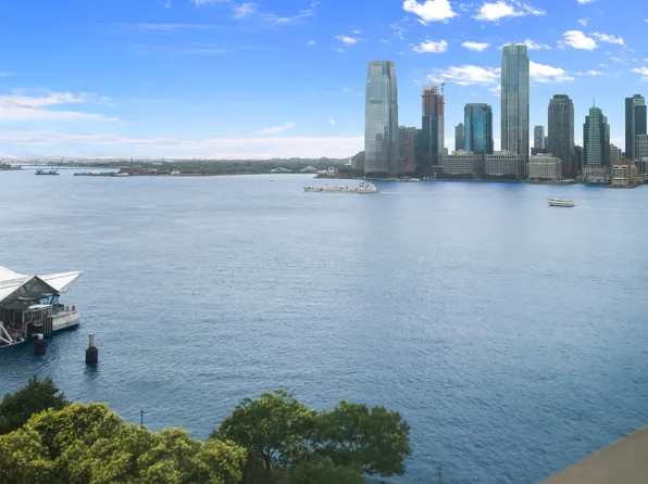 20 River Terrace image 9 of 9