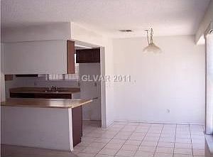 3rd image of 5142 Laurelwood Ave