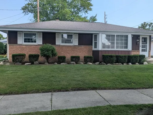6570 West Dodge PLACE, Milwaukee, WI 53220