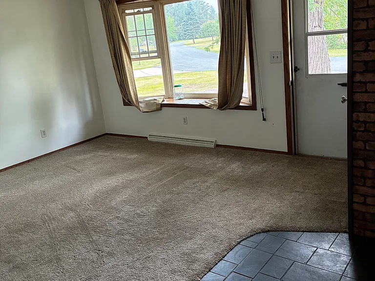 9219 Wagonwheel Dr — Photo 3