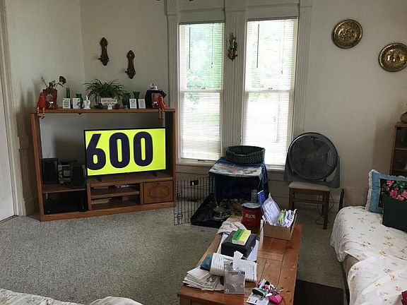 5th image of 329 E Ann St