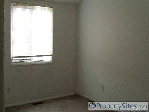 5th image of 203 Hill Cir