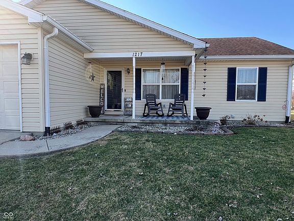 2nd image of 1217 Meadowood Dr