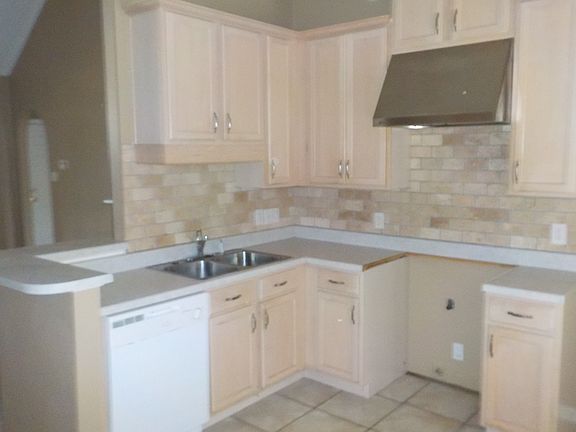 5th image of 8657 Rogers Park Ave